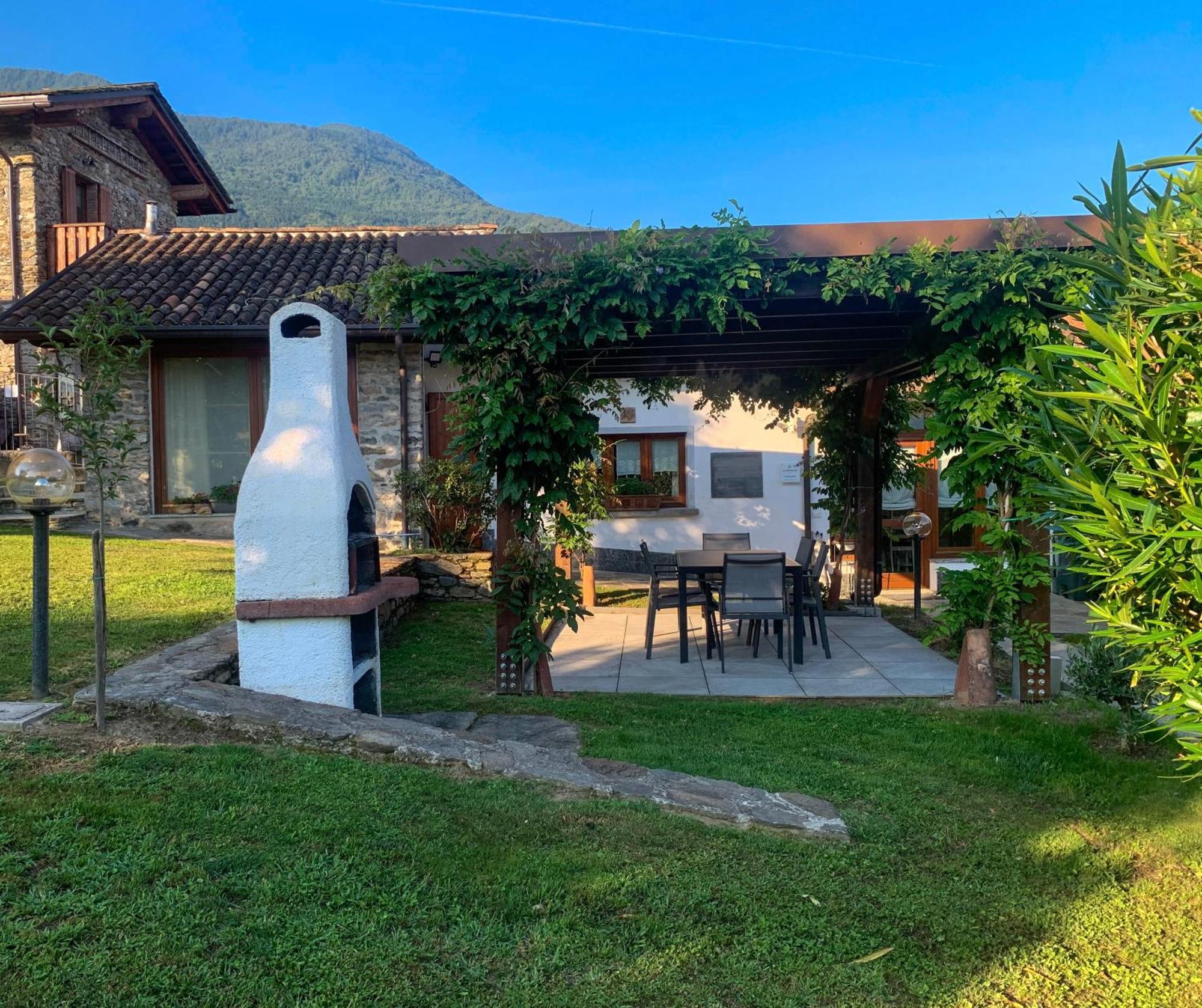 Il Granaio - Ancient Molino Maufet Watermill On Lake Como - Garden View Colico Exterior photo
